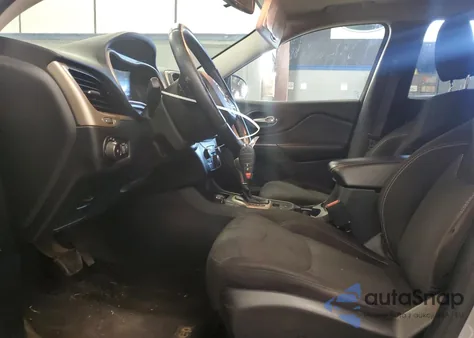 2016 Jeep Cherokee Latitude z USA, uszkodzony, nr VIN 1C4PJMCB7GW277235